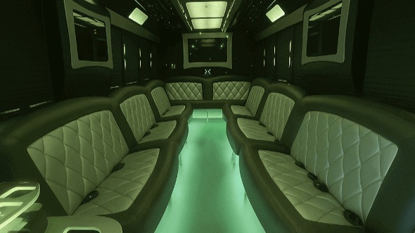 newark 20 passenger party bus